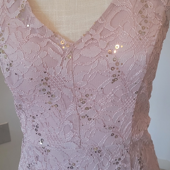 Formal dress - Picture 8 of 8